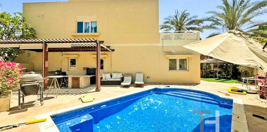 Vila di Meadows, Dubai, UAE 4 bilik tidur, 664 meter persegi № 597612