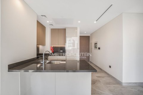 Apartment in Business Bay, Dubai, UAE 2 bedrooms, 121 sq.m. № 593506 - photo 17