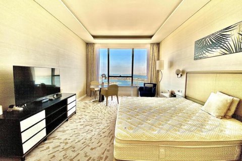 Apartment in Palm Jumeirah, Dubai, UAE 47.1 sq.m. № 576829 - photo 3