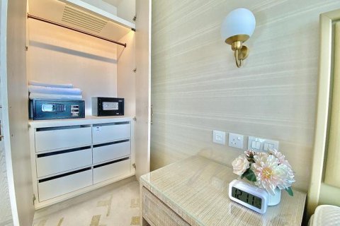 Apartment in Palm Jumeirah, Dubai, UAE 47.1 sq.m. № 576829 - photo 9