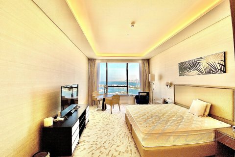 Apartment in Palm Jumeirah, Dubai, UAE 47.1 sq.m. № 576831 - photo 17