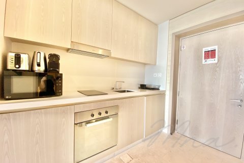 Apartment in Palm Jumeirah, Dubai, UAE 47.1 sq.m. № 576831 - photo 11
