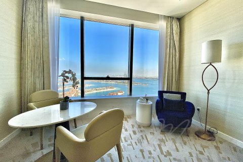 Apartment in Palm Jumeirah, Dubai, UAE 47.1 sq.m. № 576831 - photo 2