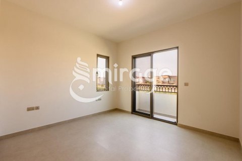 Vila v Khalifa City, Abu Dhabi, SAE 3 ložnice, 264 m² Č.: 597323 - fotografie 5