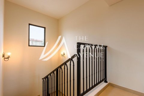 Villa in Khalifa City, Abu Dhabi, UAE 4 bedrooms, 317 sq.m. № 604825 - photo 10