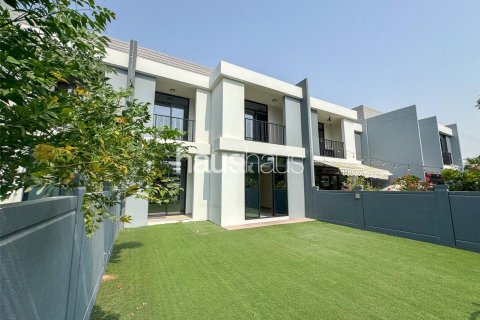 Řadový dům v Motor City, Dubai, SAE 4 ložnice, 270 m² Č.: 626777 - fotografie 1