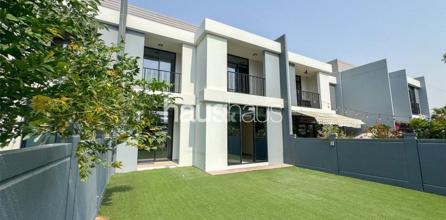 Řadový dům v Motor City, Dubai, SAE 4 ložnice, 270 m² Č.: 626777