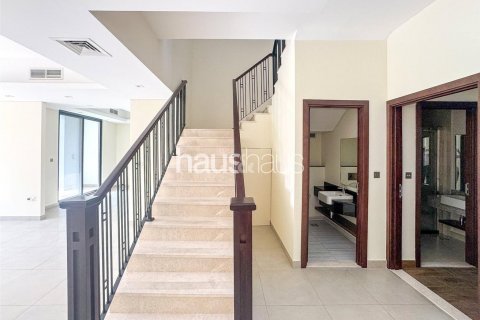 Řadový dům v Motor City, Dubai, SAE 4 ložnice, 270 m² Č.: 626777 - fotografie 15