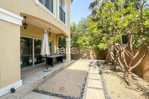 Vilë në Dubai Investment Park, Emiratet e Bashkuara Arabe 5 dhoma gjumi, 891 m2. № 626755 - Foto 9