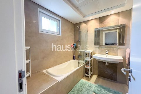 Vilë në Dubai Investment Park, Emiratet e Bashkuara Arabe 5 dhoma gjumi, 891 m2. № 626755 - Foto 5