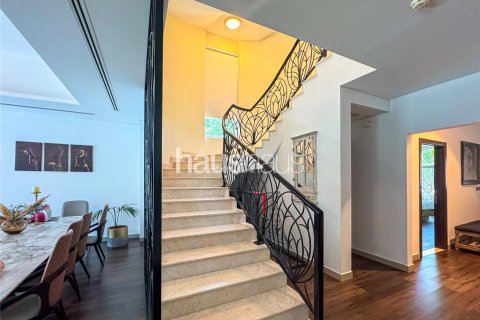 Villa in Motor City, Dubai, UAE 5 bedrooms, 452 sq.m. № 626778 - photo 3