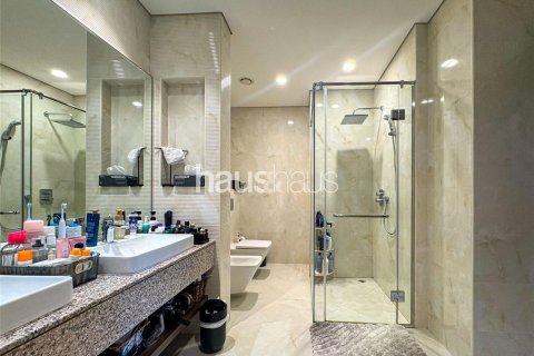 Villa in Motor City, Dubai, UAE 5 bedrooms, 452 sq.m. № 626778 - photo 13