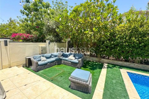 Villa in Motor City, Dubai, UAE 5 bedrooms, 452 sq.m. № 626778 - photo 9