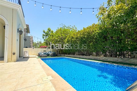Villa in Motor City, Dubai, UAE 5 bedrooms, 452 sq.m. № 626778 - photo 1