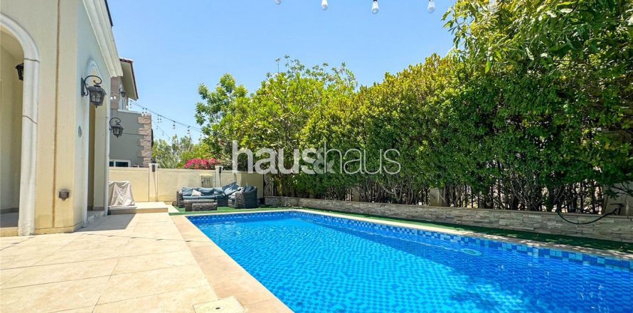 Villa in Motor City, Dubai, UAE 5 bedrooms, 452 sq.m. № 626778