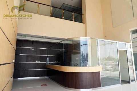 Зняти в оренду комерційну нерухомість в Cornich Ras Al Khaima, Рас-эль-Хайма, ОАЕ 699.9м2, № 588384 - фото 2