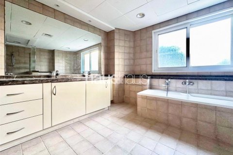 Vila di Dubai Investment Park, UAE 5 bilik tidur, 577 meter persegi № 625442 - foto 16