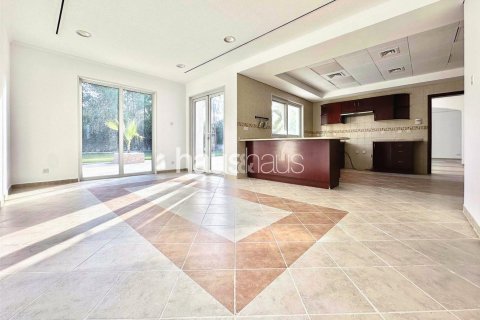 Vila di Dubai Investment Park, UAE 5 bilik tidur, 577 meter persegi № 625442 - foto 14