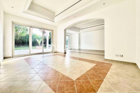 Vila di Dubai Investment Park, UAE 5 bilik tidur, 577 meter persegi № 625442 - foto 12