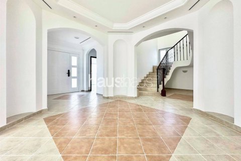 Vila di Dubai Investment Park, UAE 5 bilik tidur, 577 meter persegi № 625442 - foto 5