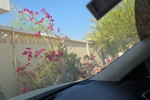Commercial property in Al Bahia, Abu Dhabi, UAE 7 bedrooms, 2000 sq.m. № 594952 - photo 8