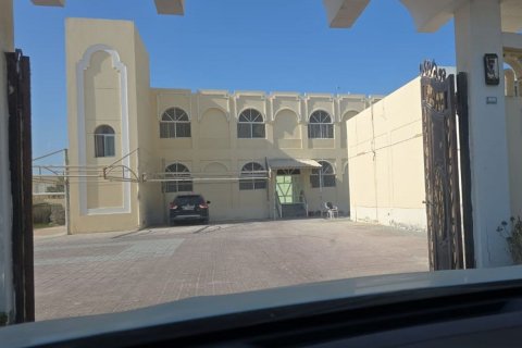 Commercial property in Al Bahia, Abu Dhabi, UAE 7 bedrooms, 2000 sq.m. № 594952 - photo 7