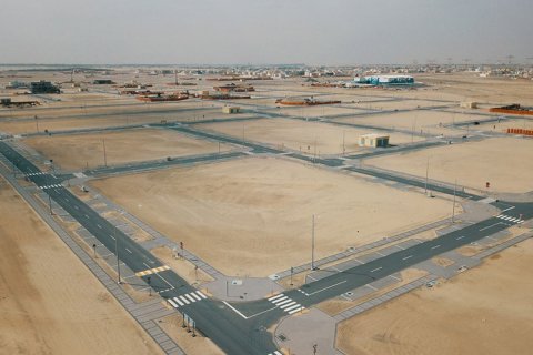 Tokë në Mohamed Bin Zayed City, Abu Dhabi, Emiratet e Bashkuara Arabe 4831 m2. № 594950 - Foto 1