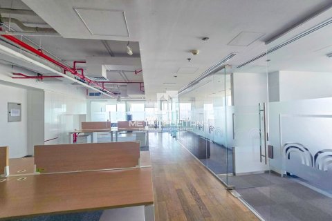 Office in Sheikh Zayed Road, Dubai, UAE 496.8 sq.m. № 591840 - photo 2