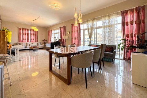 Apartemen di Greens, Dubai, UEA 3 kamar tidur, 193 m2 nomor 625728 - foto 22