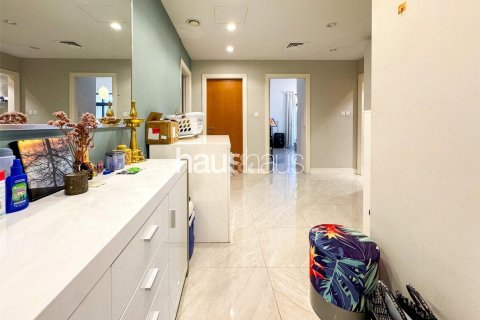 Apartemen di Greens, Dubai, UEA 3 kamar tidur, 193 m2 nomor 625728 - foto 12