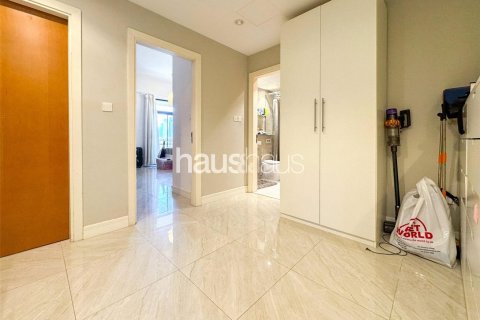 Apartemen di Greens, Dubai, UEA 3 kamar tidur, 193 m2 nomor 625728 - foto 8