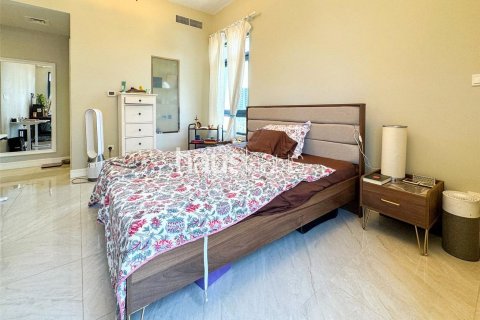 Apartemen di Greens, Dubai, UEA 3 kamar tidur, 193 m2 nomor 625728 - foto 10