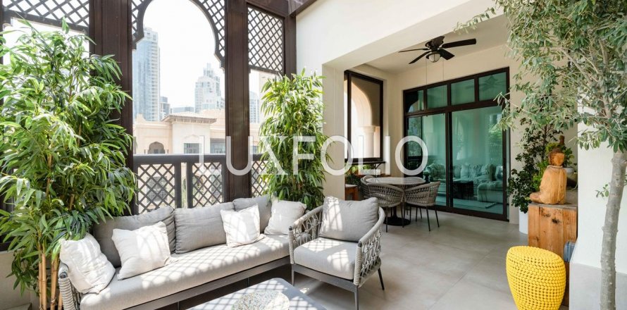 Apartament në Downtown Dubai (Downtown Burj Dubai), Emiratet e Bashkuara Arabe 2 dhoma gjumi, 193 m2. № 627780