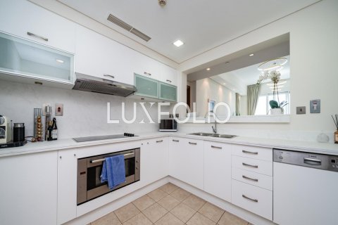 Apartment in Palm Jumeirah, Dubai, UAE 3 bedrooms, 227 sq.m. № 627779 - photo 13
