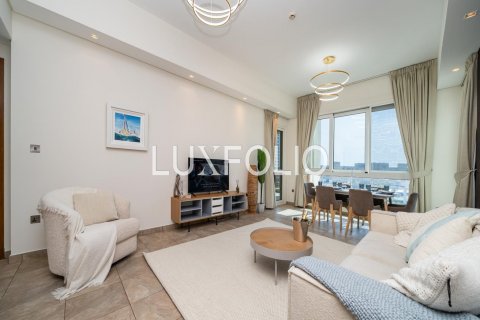 Apartment in Palm Jumeirah, Dubai, UAE 3 bedrooms, 227 sq.m. № 627779 - photo 2