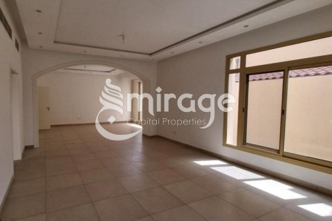 Villa para arrendamento em Al Raha Golf Gardens, Abu Dhabi, EAU 5 quartos, 547.6 m2 № 597116 - foto 7