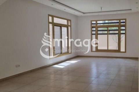 Villa para arrendamento em Al Raha Golf Gardens, Abu Dhabi, EAU 5 quartos, 547.6 m2 № 597116 - foto 2