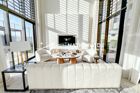 Villa te koop in Abu Dhabi, VAE 4 slaapkamers, 464 vr.m., nr 597437 - foto 3