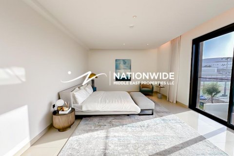 Villa te koop in Abu Dhabi, VAE 4 slaapkamers, 464 vr.m., nr 597437 - foto 9