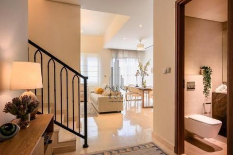 Vila v Khalifa City, Abu Dhabi, SAE 215.8 m² Č.: 550722 - fotografie 12