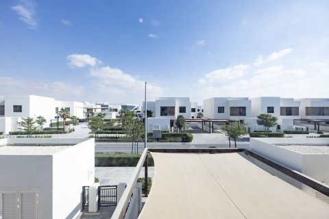 Commercial property on the Yas Island, Abu Dhabi, UAE 3 bedrooms, 205 sq.m. № 594900 - photo 3