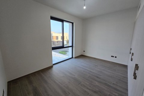 Commercial property on the Yas Island, Abu Dhabi, UAE 3 bedrooms, 205 sq.m. № 594900 - photo 12