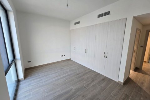 Commercial property on the Yas Island, Abu Dhabi, UAE 3 bedrooms, 205 sq.m. № 594900 - photo 11