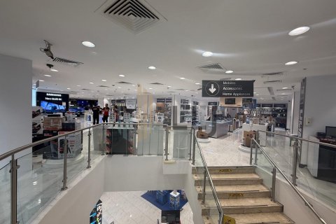 Üürile anda pood asukohaga Hamdan Street, Abu Dhabi, AÜE: 1010 m² Nr 624118 - pilt 10