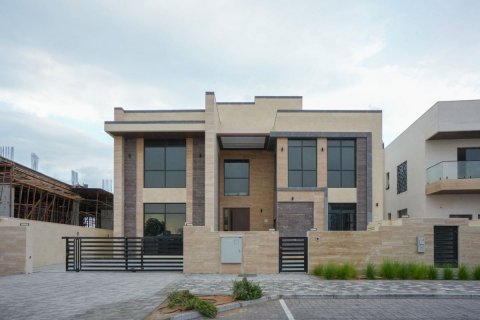 Komerční nemovitost na Yas Island, Abu Dhabi, SAE 6 ložnice, 657 m² Č.: 593947 - fotografie 1