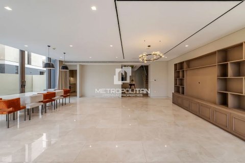 Vila v Jumeirah, Dubai, SAE 5 spální, 540 m2 č. 592027 - Fotografia 1