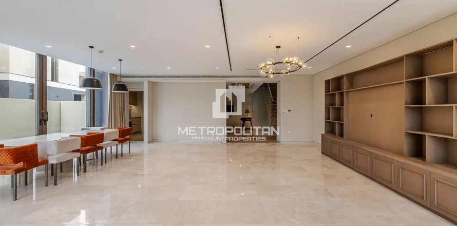 Vila v Jumeirah, Dubai, SAE 5 spální, 540 m2 č. 592027