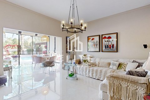 Villa sa Meadows, Dubai, UAE 4 silid-tulugan № 623459 - larawan 3