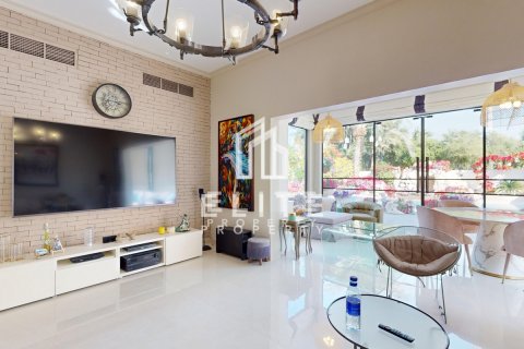 Villa sa Meadows, Dubai, UAE 4 silid-tulugan № 623459 - larawan 8