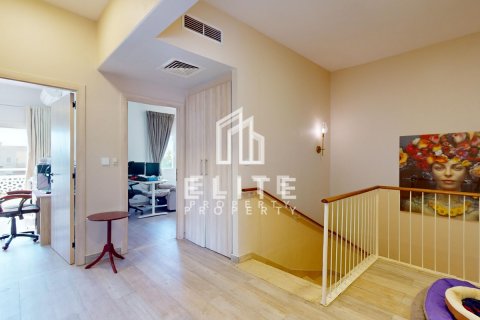 Villa sa Meadows, Dubai, UAE 4 silid-tulugan № 623459 - larawan 16